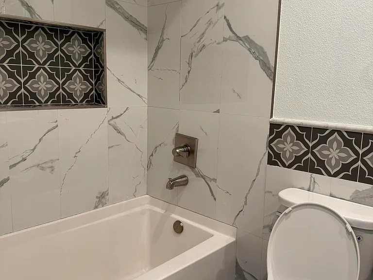 2755 E Michigan Ave — Photo 13