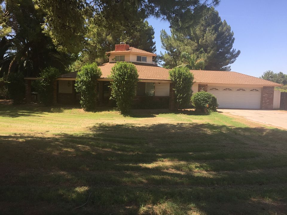 Extra large corner lot!