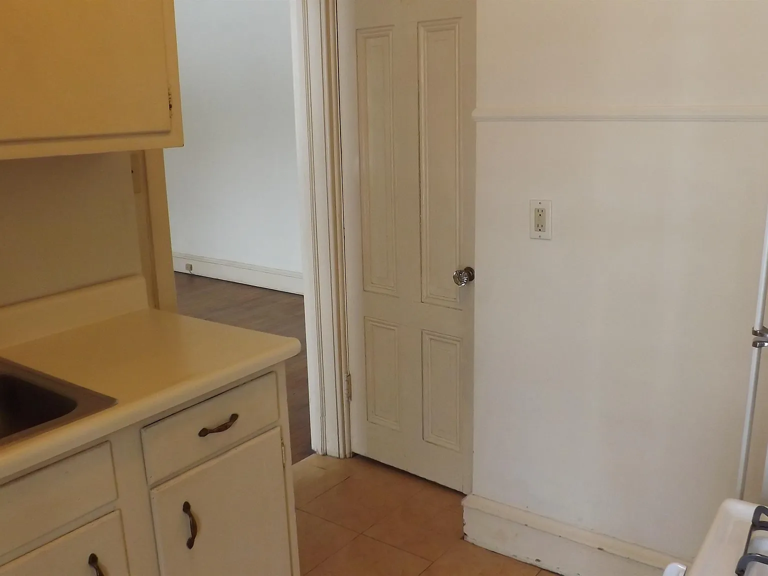 11 E Mercer Ave - 1c — Photo 3