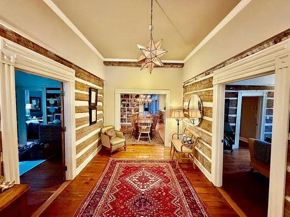 115 5th Ave S, Columbus, MS 39701