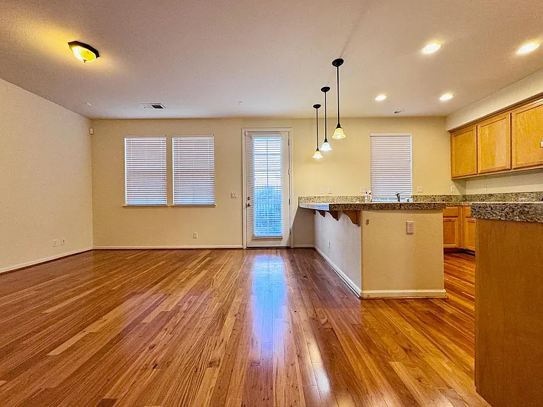 2455 Azevedo Ct — Photo 7