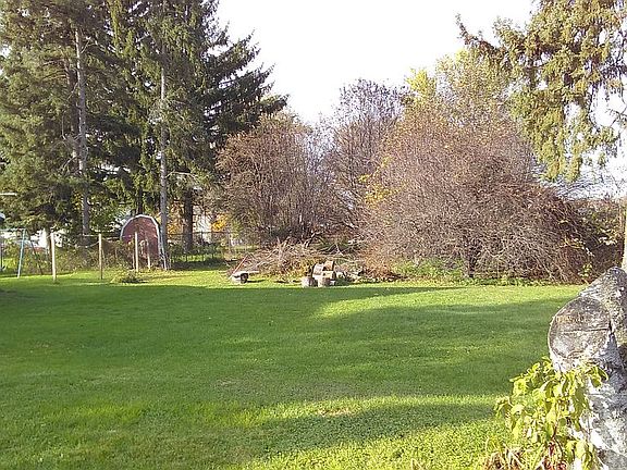 4th image of 805 E Washington Ave