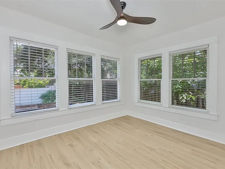 902 W Columbus Dr — Photo 15