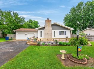 632 Willow Ln, Lebanon, MO 65536