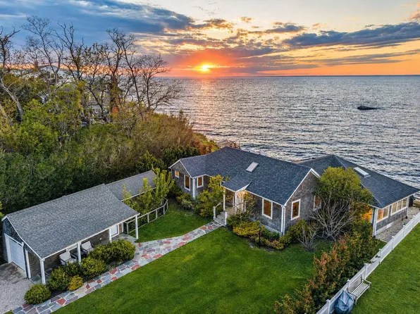 21515 Soundview Ave, Southold, NY 11971
