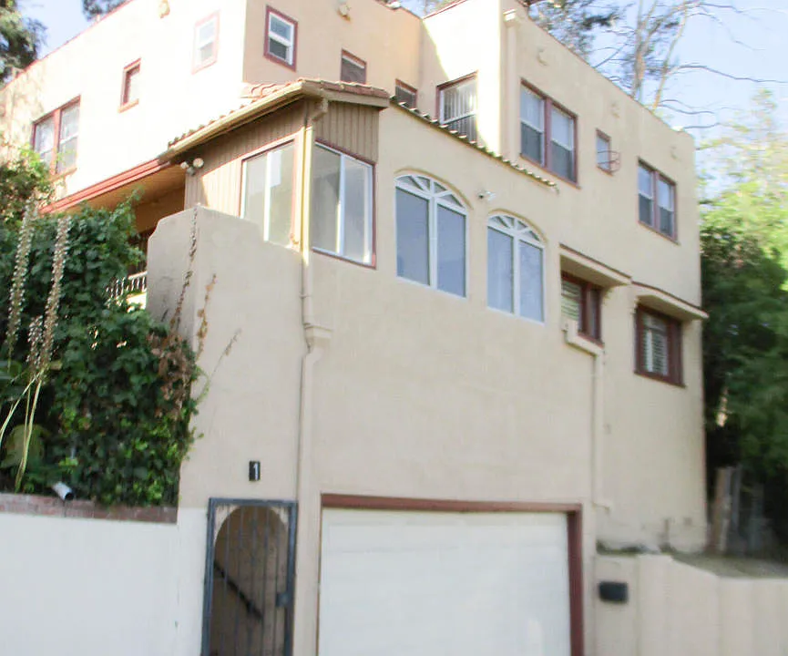1 Waverly Dr