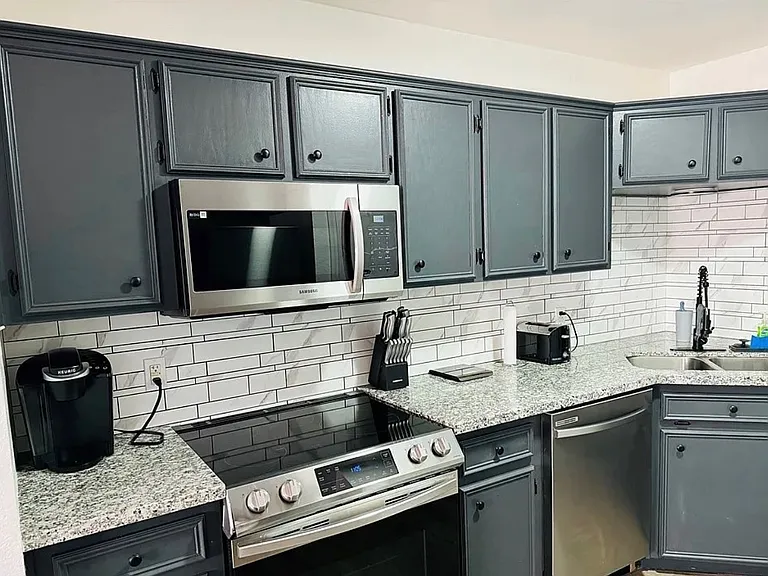 3103 Honeysuckle Cir #B — Photo 6