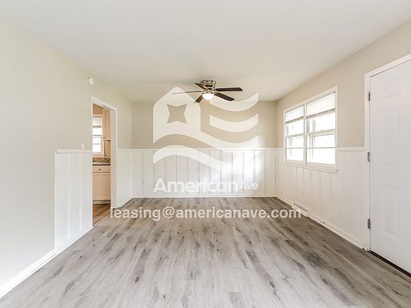 1343114_004_living_room_13781877.jpg