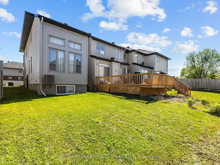 691 Capricorn Cir — Photo 34