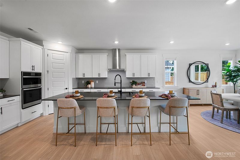3rd image of 649 Sunbeam Place
