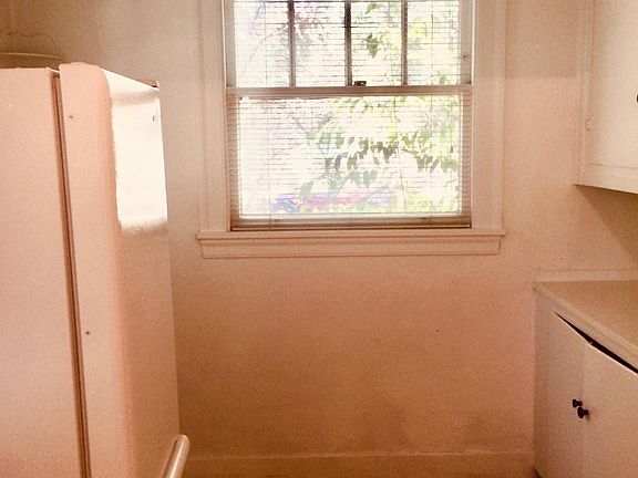 Kitchen/large built in shelves