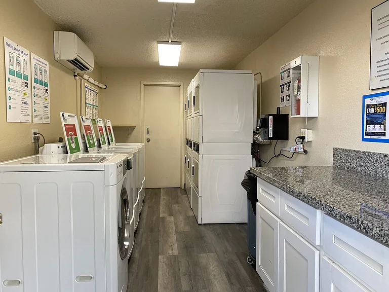 Mountain Vista Apartments — Photo 17