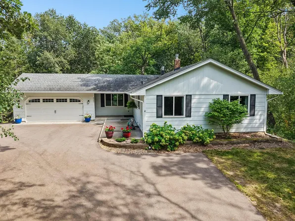 4580 Oak Pond Rd, Eagan, MN 55123