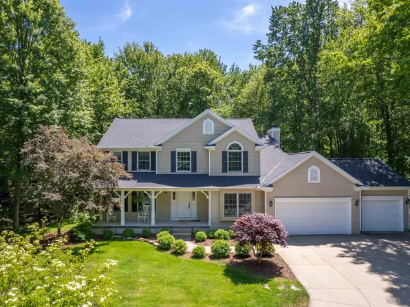 3894 E Tupelo Dr, Midland, MI 48642
