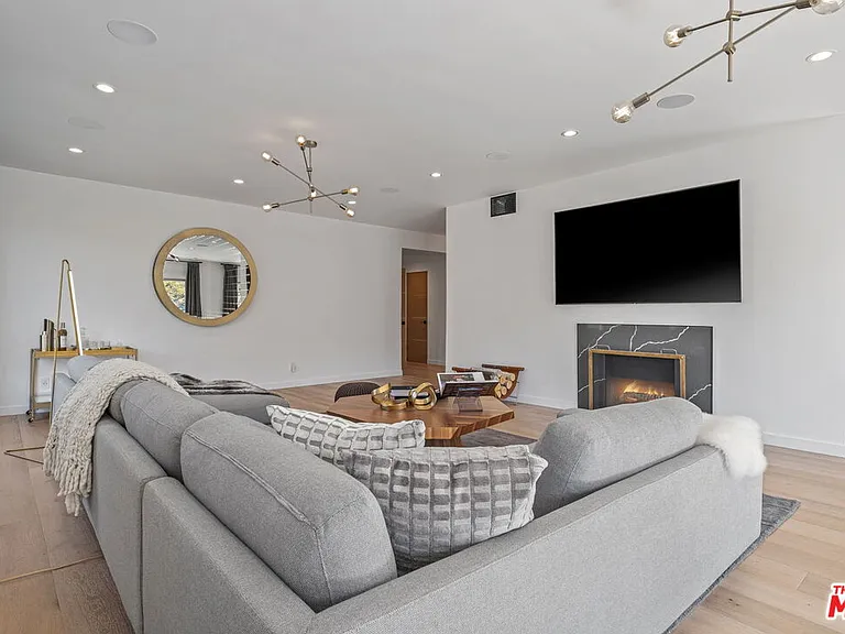 440 N Oakhurst Dr #301 — Photo 4