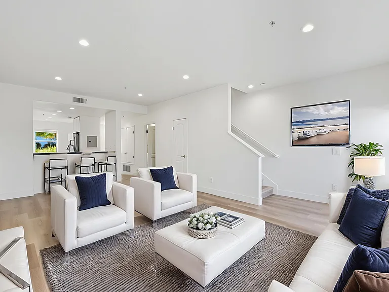 Stevens Creek Villas — Photo 3