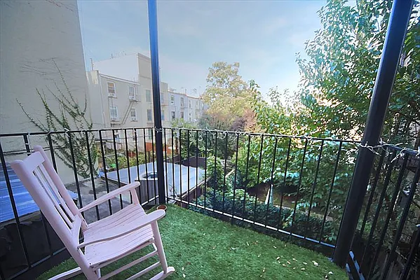 Rented by Metropolitan Realty | media 16