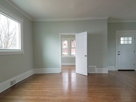 5th image of 409 N 7th Ave
