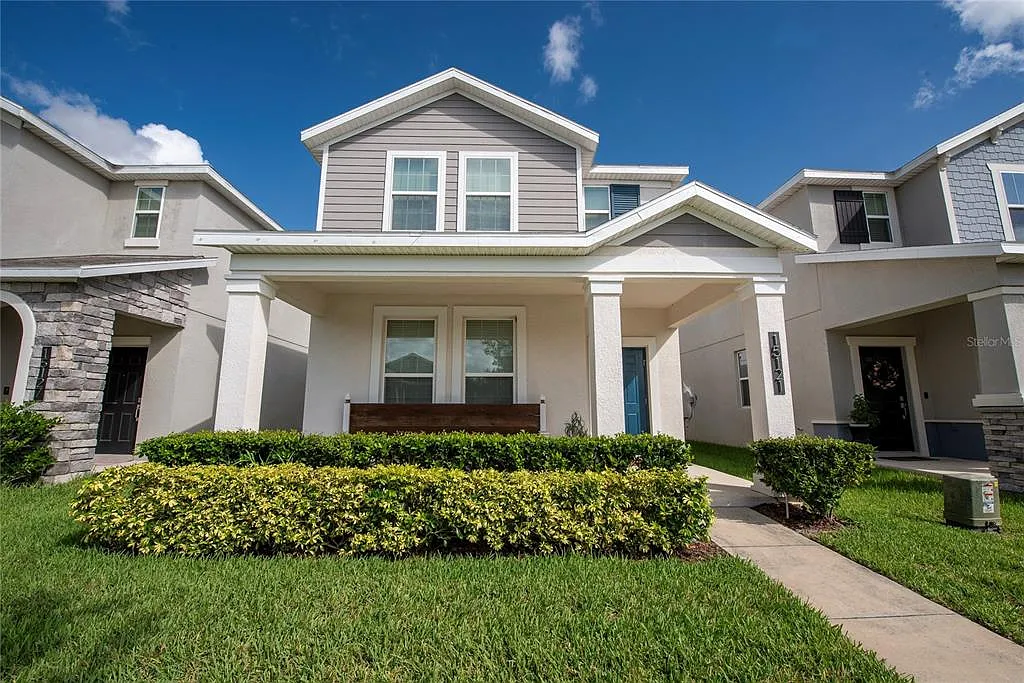 4 bed, 3.0 bath, 2042 sqft, $3,100 — Photo 2