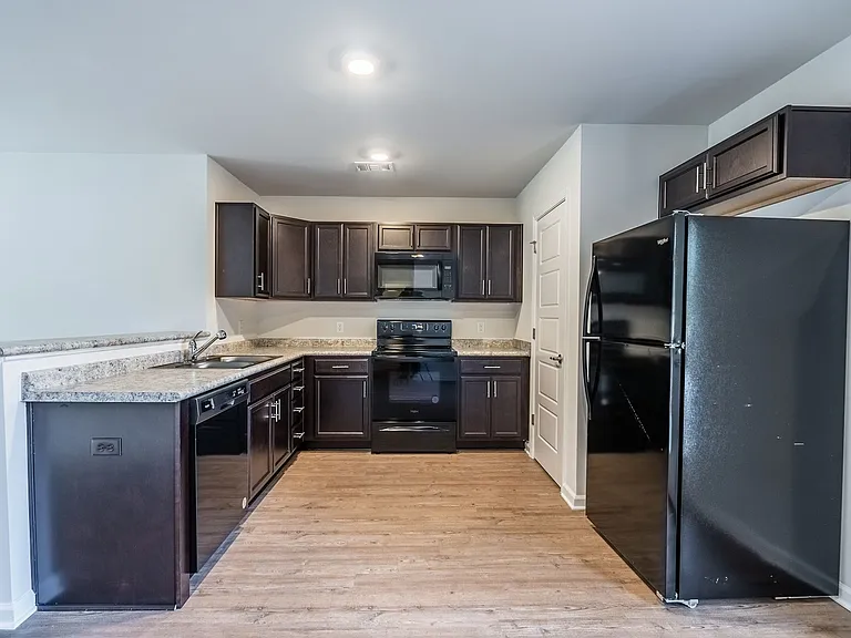 105 Cottage Way — Photo 34