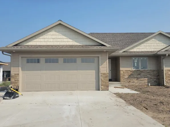 1507 W 7th St, Kearney, NE 68845