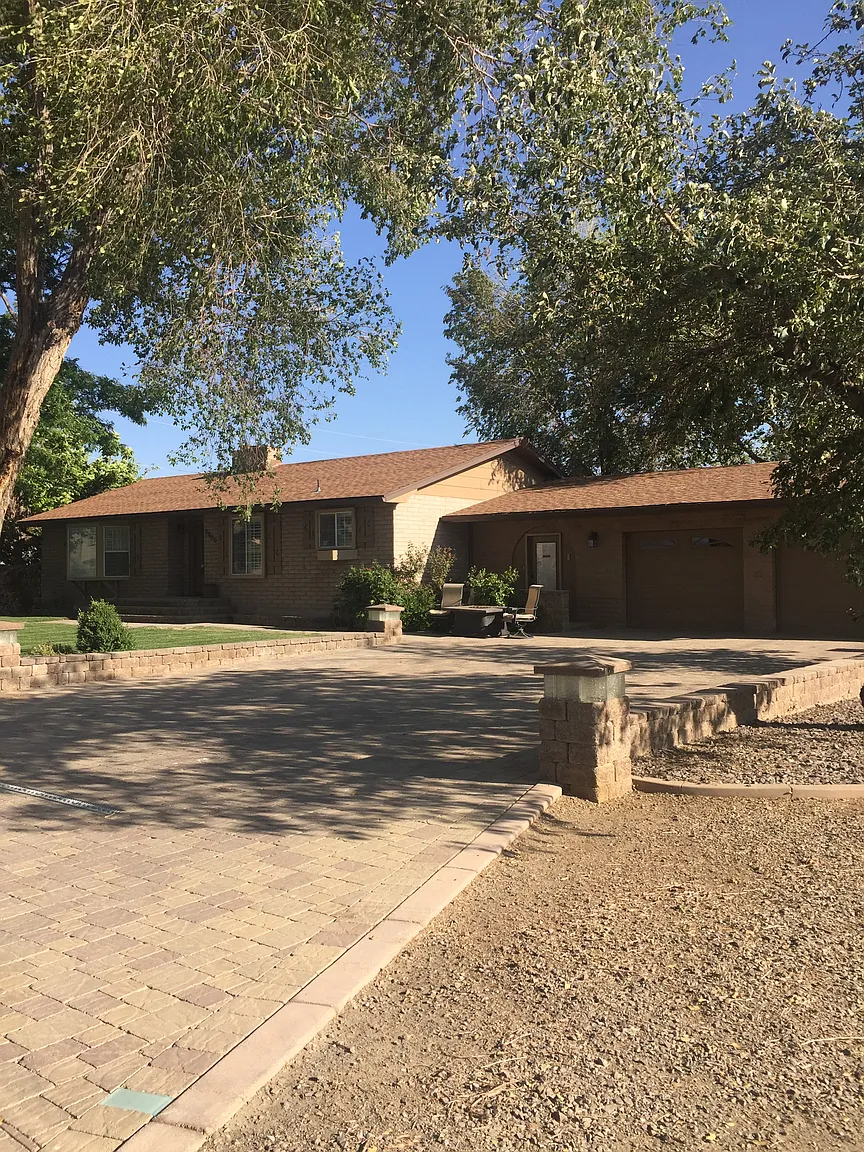 4890 Sinelio Dr photo 1