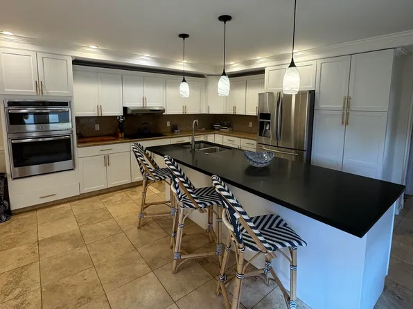 912 N Niheu Pl, Lahaina, HI 96761