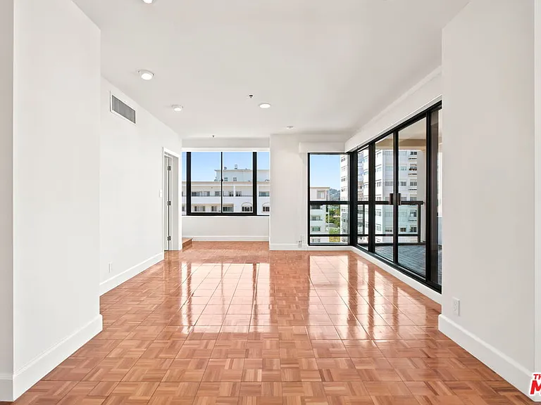 10724 Wilshire Blvd #1104 — Photo 6