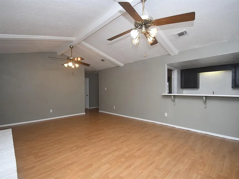510 Chambly Dr — Photo 17