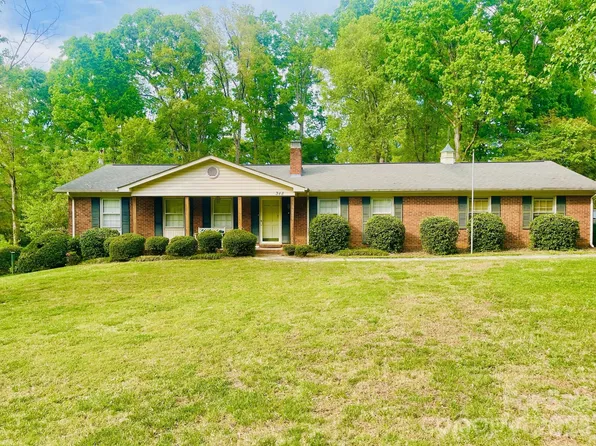 348 Random Dr, New London, NC 28127