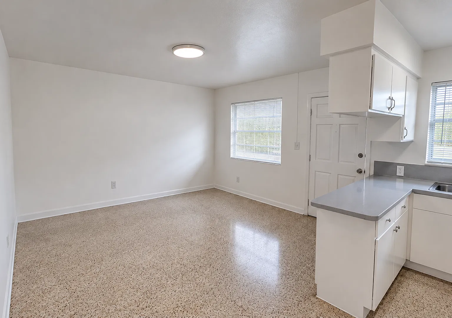 Tito Apartments — Photo 4