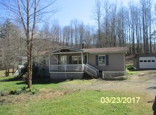 614 Mountain Plains Rd, Hillsville, VA 24343
