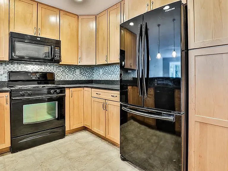 1524 Gorham St #209 — Photo 5
