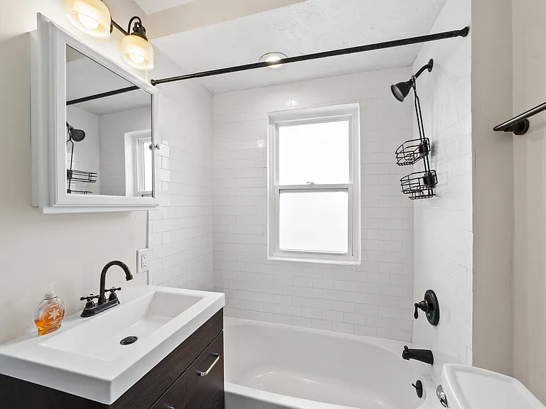 2138 Wascana Ave #UP — Photo 8