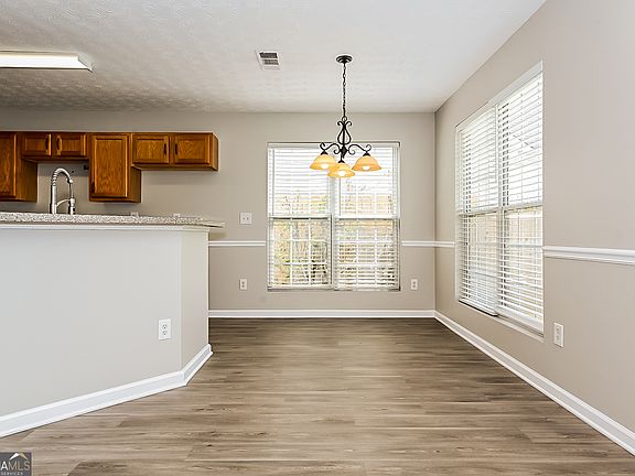 4th image of 1820 New Orleans Way