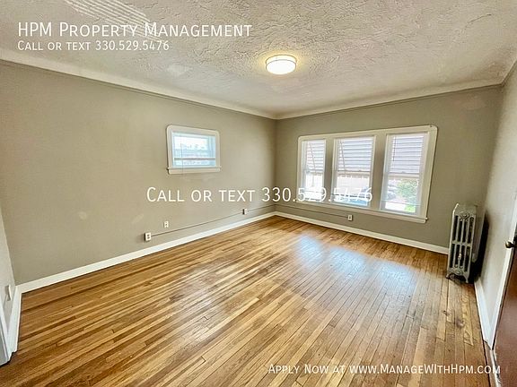 3rd image of 1419 Roycroft Ave APT 11