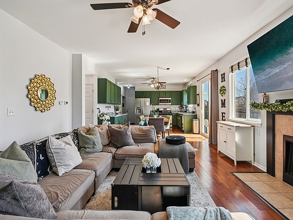 2nd image of 6427 Midleton Ln