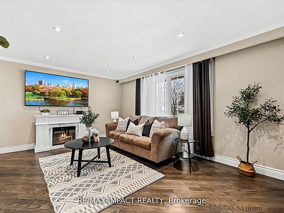 4th image of 1158 Weller St