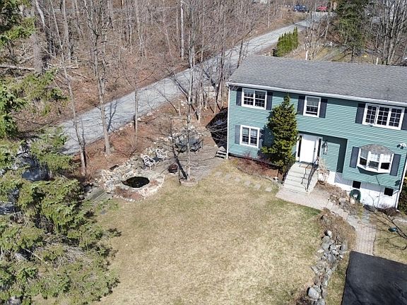 4th image of 405 Cherry Ridge Rd