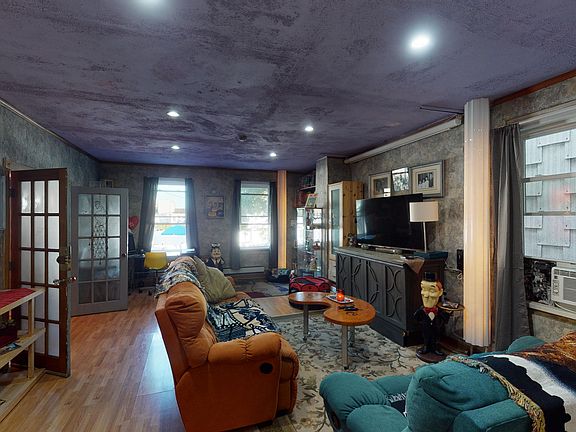 3rd image of 90 Brewster St