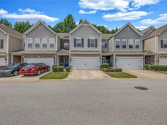 2nd image of 411 Crescent Woode Dr