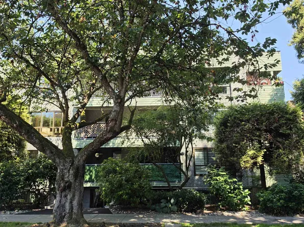 1717 Haro St #406, Vancouver, BC V6G 1H1