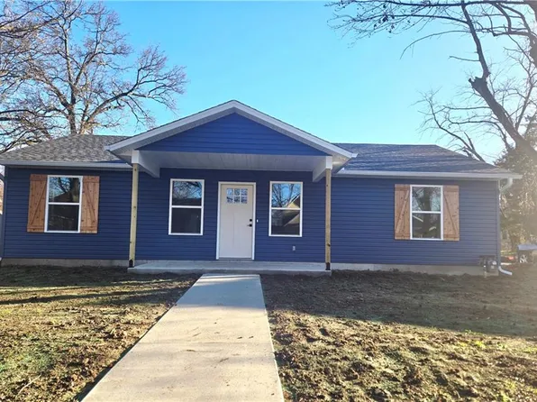 603 W 2nd St, Pittsburg, KS 66762