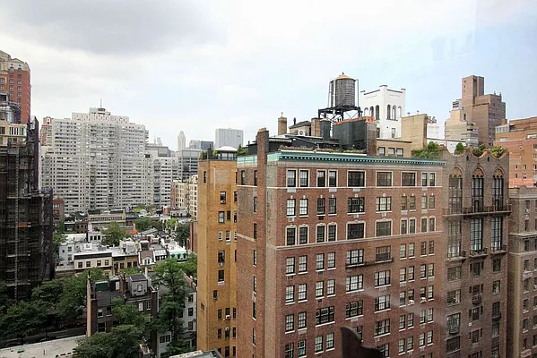 Rented by Warburg | media 58