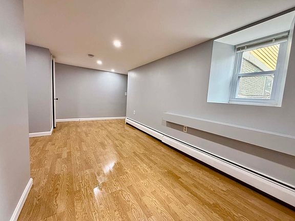 3rd image of 350 Benefit St APT 9