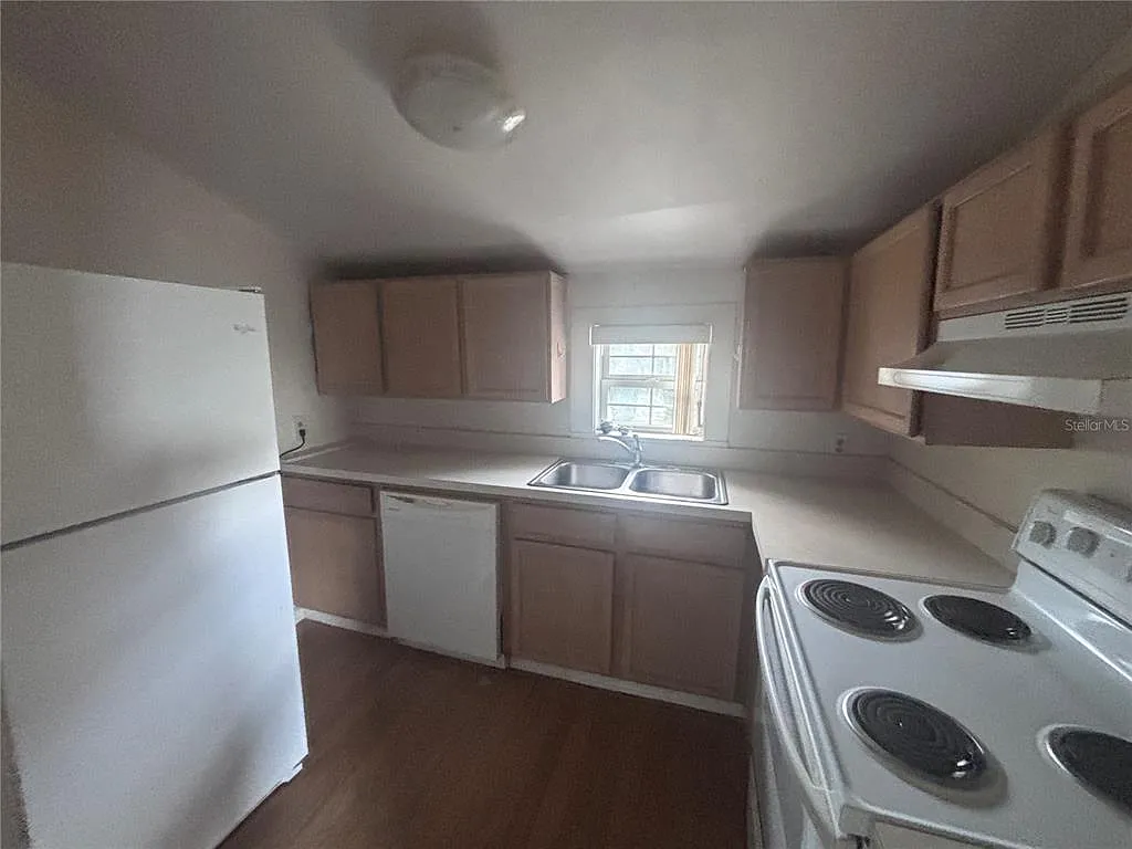 2 bed, 1.0 bath, 1023 sqft, $1,175 — Photo 3
