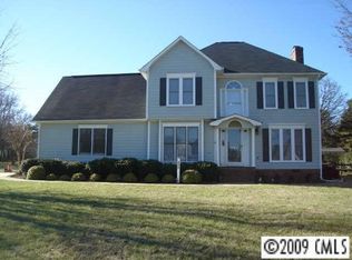 849 Deerfield Dr, Mount Holly, NC 28120