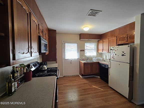 5th image of 65 D Dorchester Drive