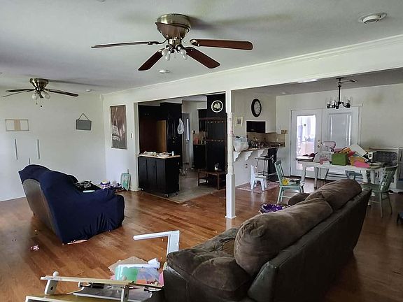 4th image of 8244 Harry Dr