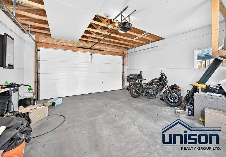 47 N Evanspark Rd NW — Photo 42